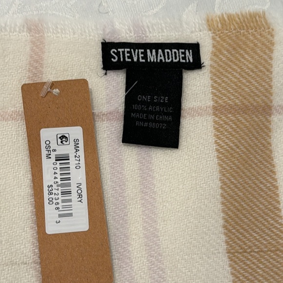 Steve Madden Scarf - Picture 4 of 6
